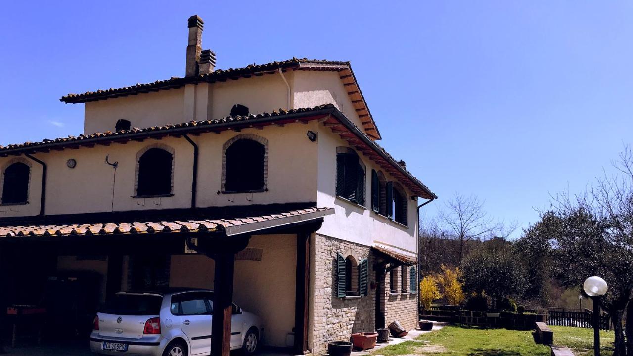 Bed and Breakfast Pian D'Isola Costacciaro Exterior foto